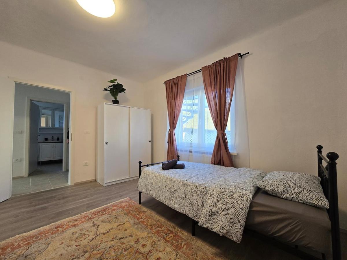 Apartment Barje Ii, Bright&sunny, Private Parking