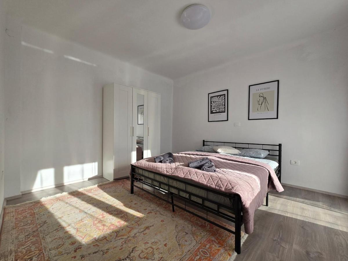 Barje Ii, Bright&sunny, Private Parking Apartment