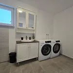 Apartment Barje Ii, Bright&Sunny, Private Parking