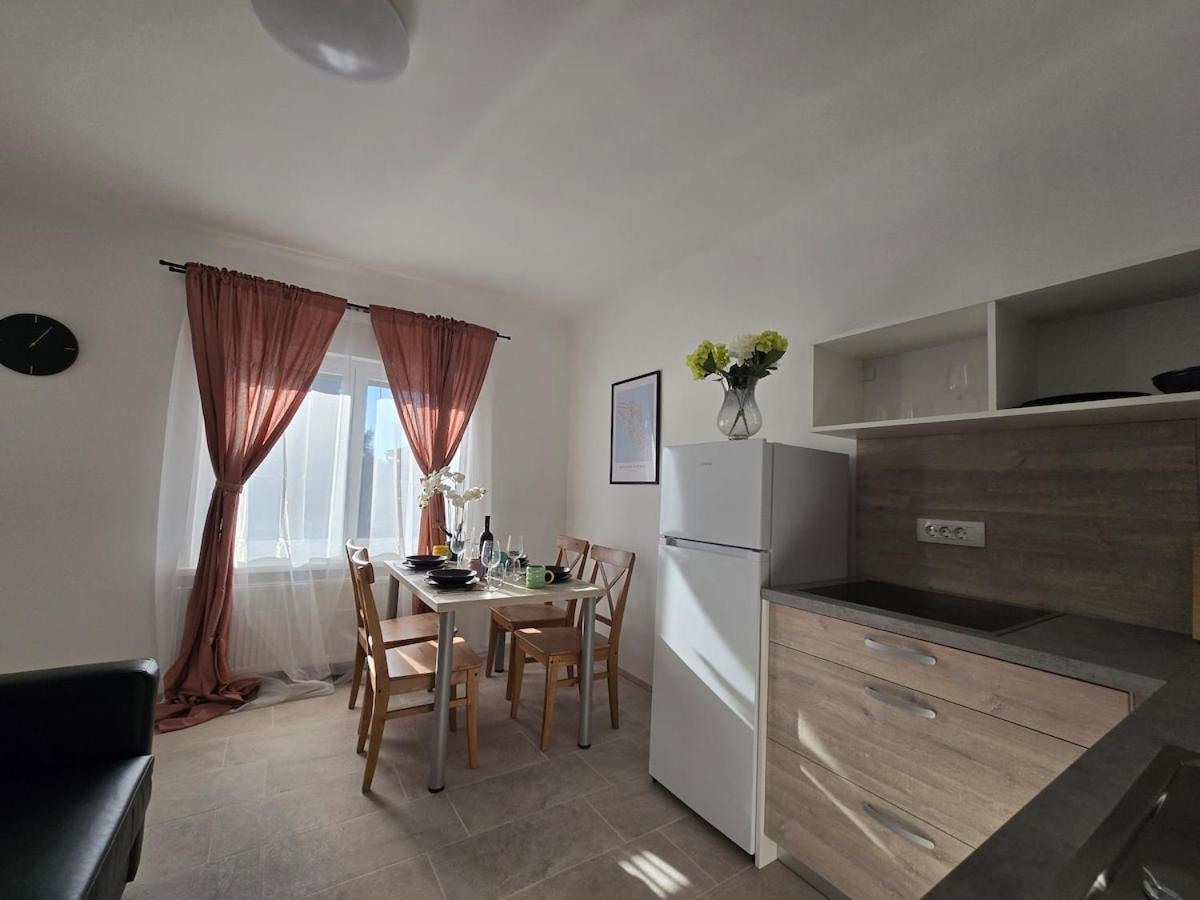 Apartma Barje Ii, Bright&sunny, Private Parking *